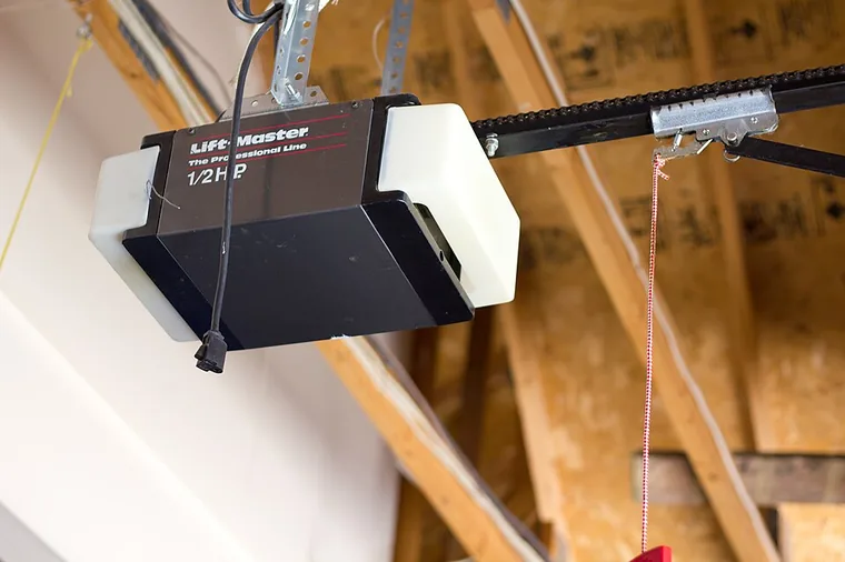 garage door opener detail 2 — smart home phone app